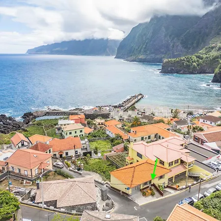 Cobalt Seixal (Madeira)